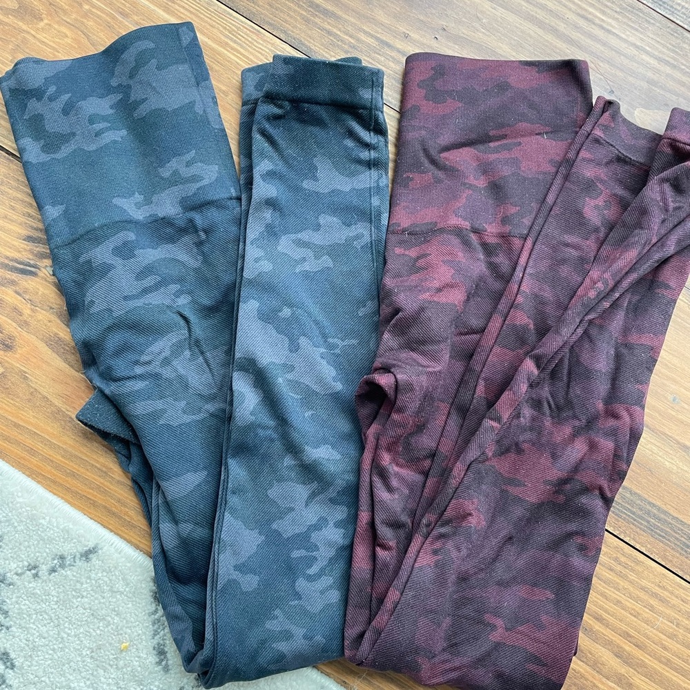 Bundle like new spanks camo leggings. Black and red small